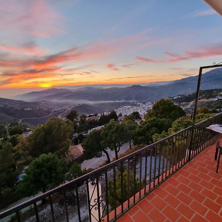 Lovely 2 Bed Apartment With Stunning Views & Pool Cómpeta Extérieur photo