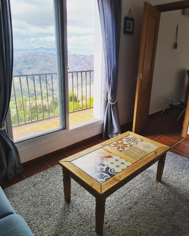 Lovely 2 Bed Apartment With Stunning Views & Pool Cómpeta Extérieur photo