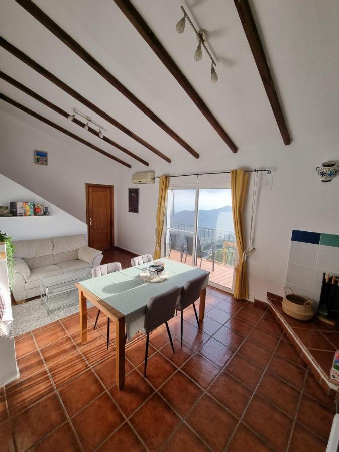 Lovely 2 Bed Apartment With Stunning Views & Pool Cómpeta Extérieur photo