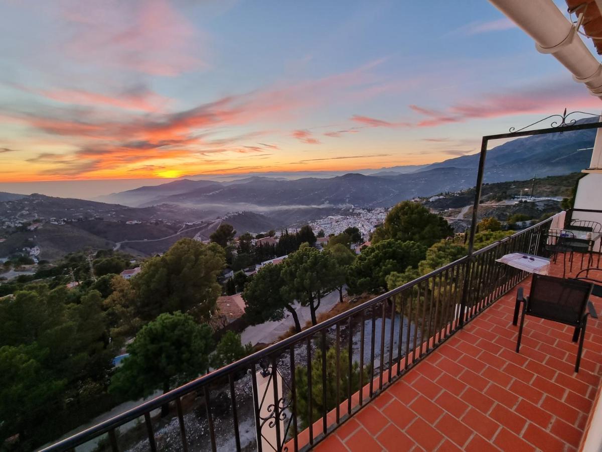 Lovely 2 Bed Apartment With Stunning Views & Pool Cómpeta Extérieur photo