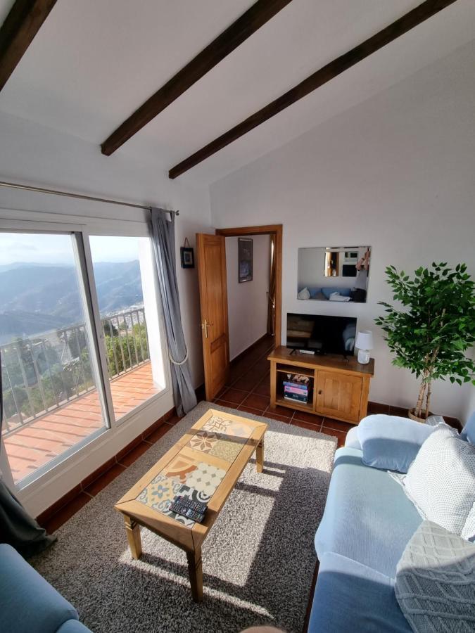 Lovely 2 Bed Apartment With Stunning Views & Pool Cómpeta Extérieur photo