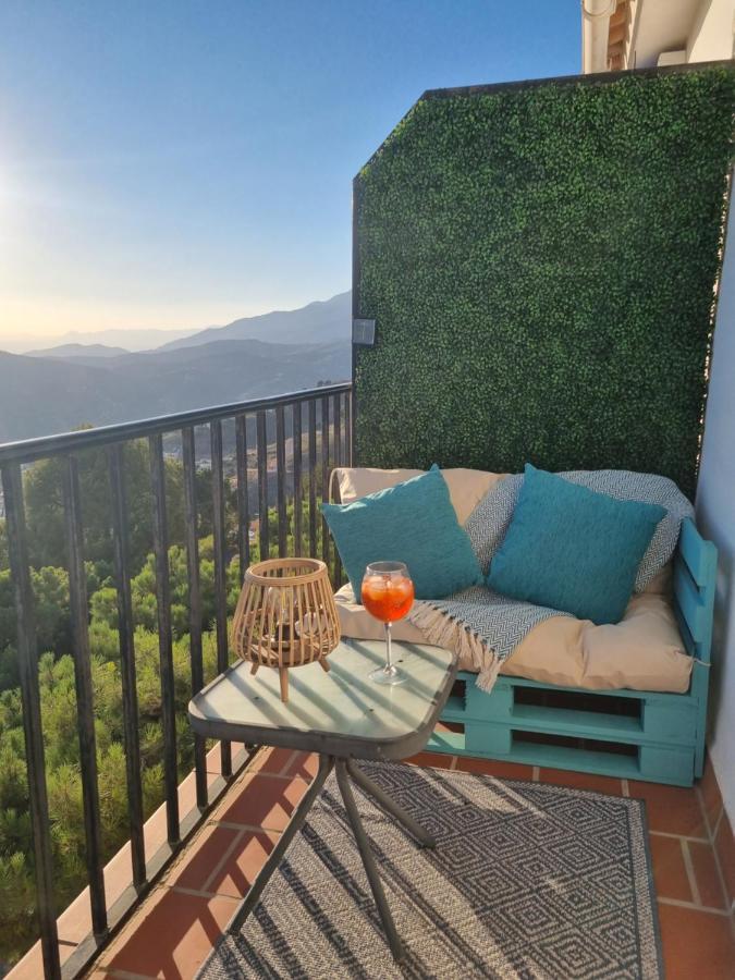 Lovely 2 Bed Apartment With Stunning Views & Pool Cómpeta Extérieur photo