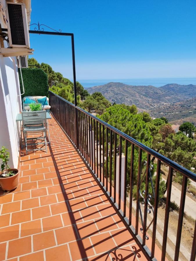 Lovely 2 Bed Apartment With Stunning Views & Pool Cómpeta Extérieur photo