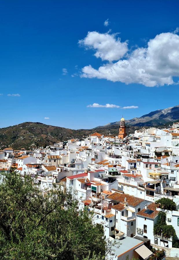 Lovely 2 Bed Apartment With Stunning Views & Pool Cómpeta Extérieur photo