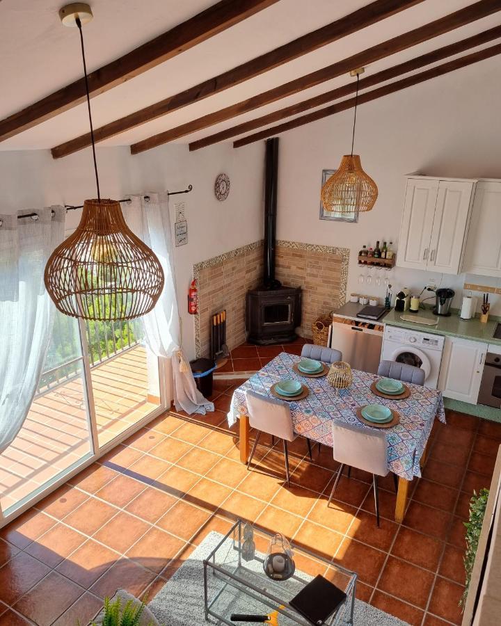 Lovely 2 Bed Apartment With Stunning Views & Pool Cómpeta Extérieur photo