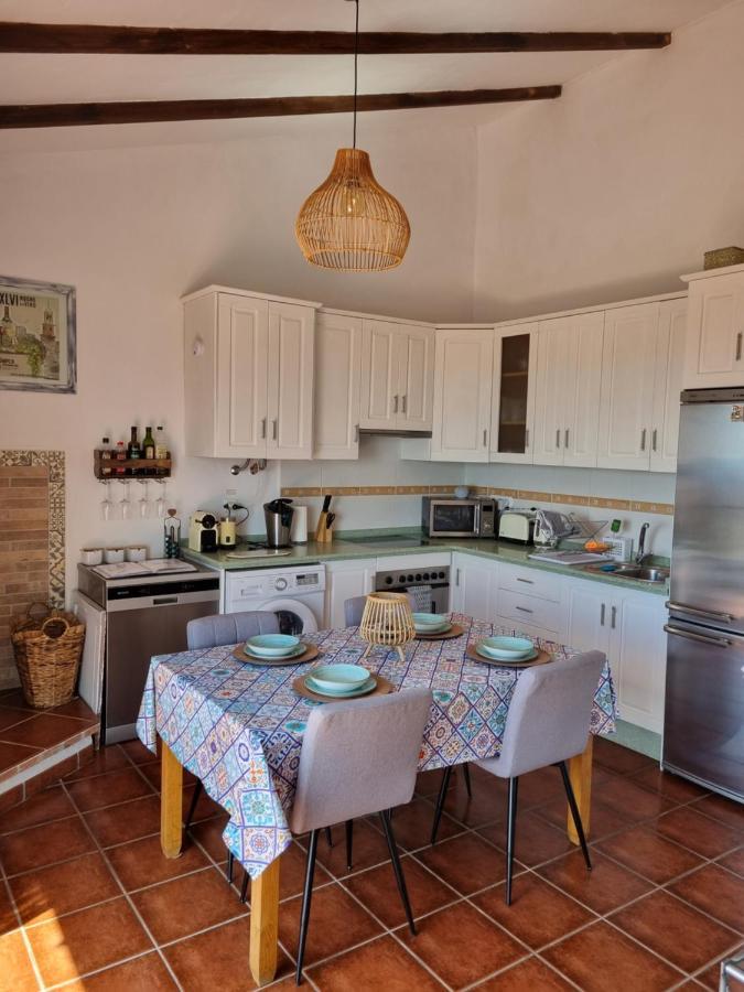 Lovely 2 Bed Apartment With Stunning Views & Pool Cómpeta Extérieur photo